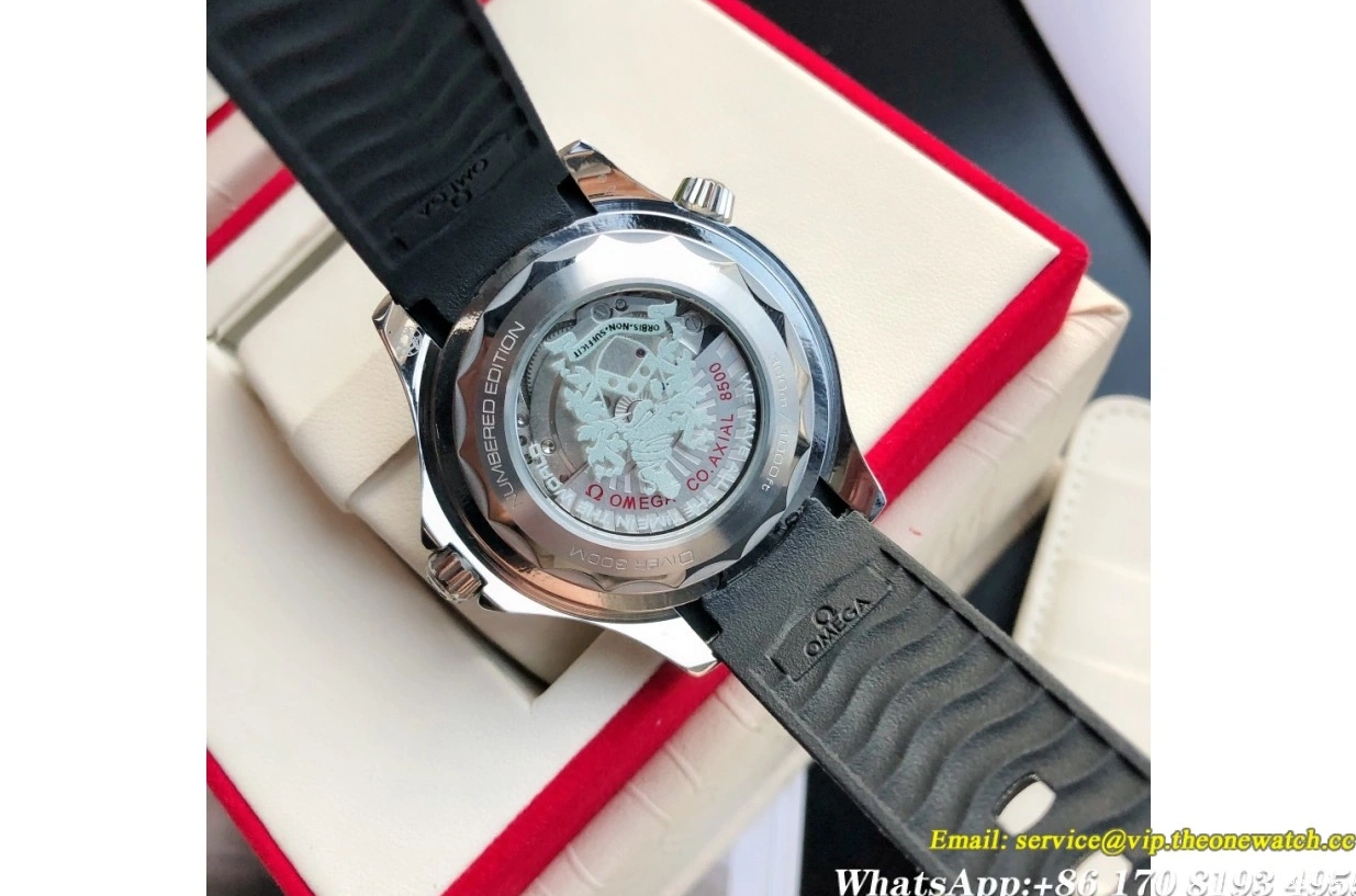 GDF 42mm RU Seamaster MY8215 300m Dial Black SS 0423